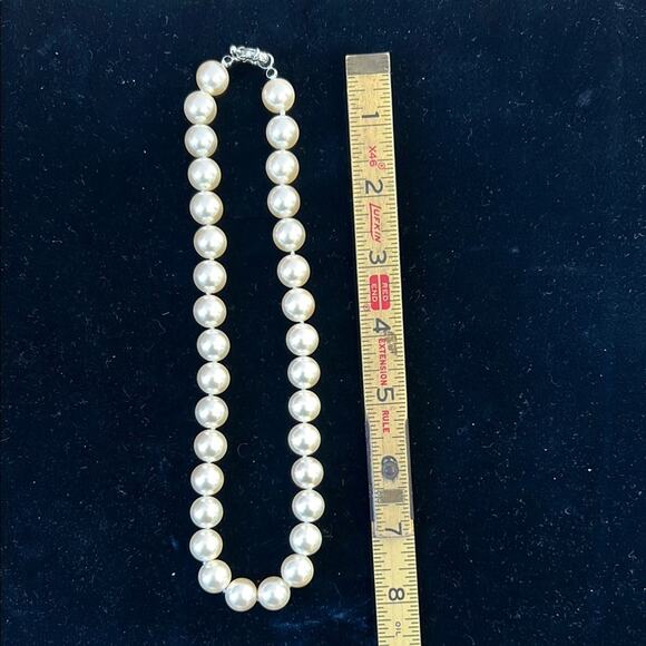 Elegant Cream faux Pearl Necklace large pearls - Picture 2 of 2